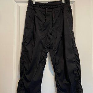 Lululemon loose fit cropped pant Size 8